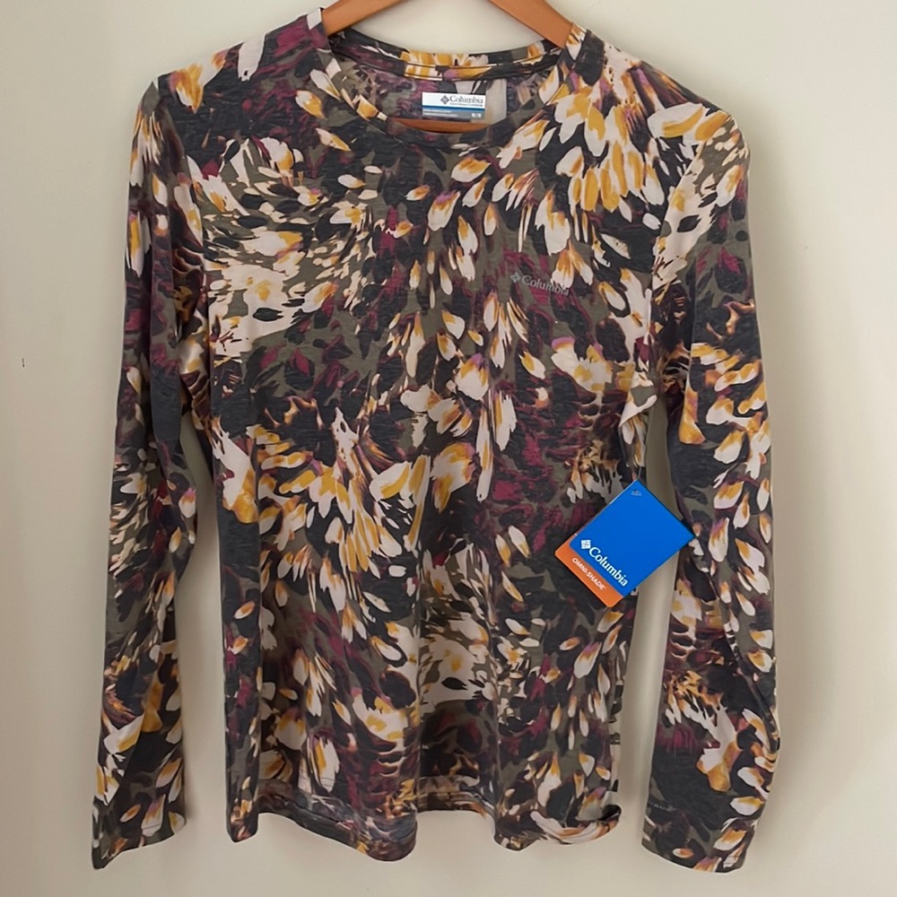 Columbia Omni-Shade Top Size Medium, NWT